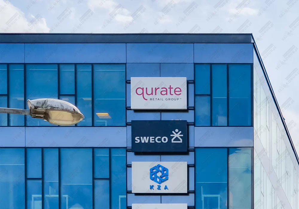 reklama-swietlna-logo-budynek-biurowy-krakow-qurate